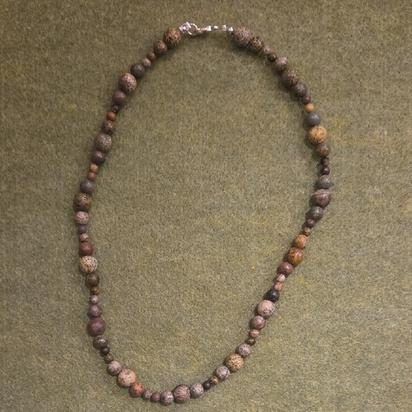 Jewelry - Elegant Brown Beaded Necklace